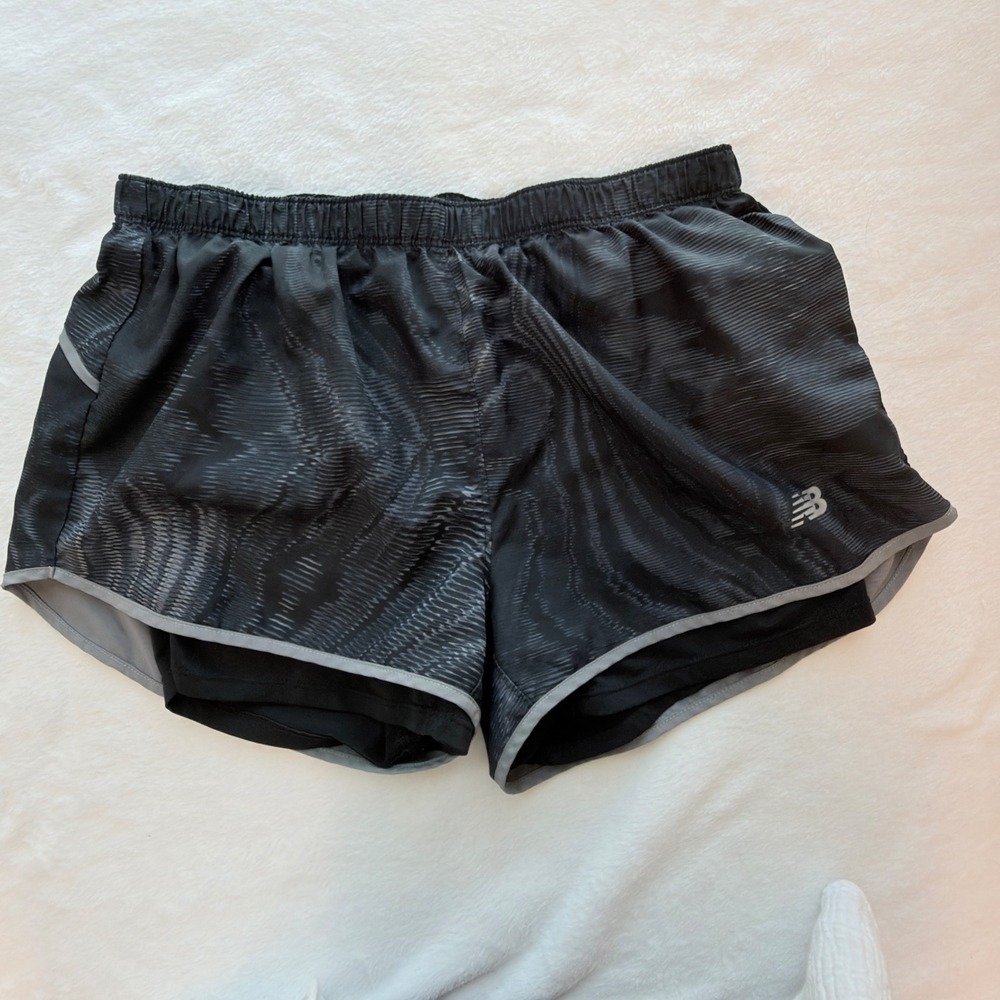 New Balance Running Shorts Womens Small Black Excellent 2-in-1 Layered Lined